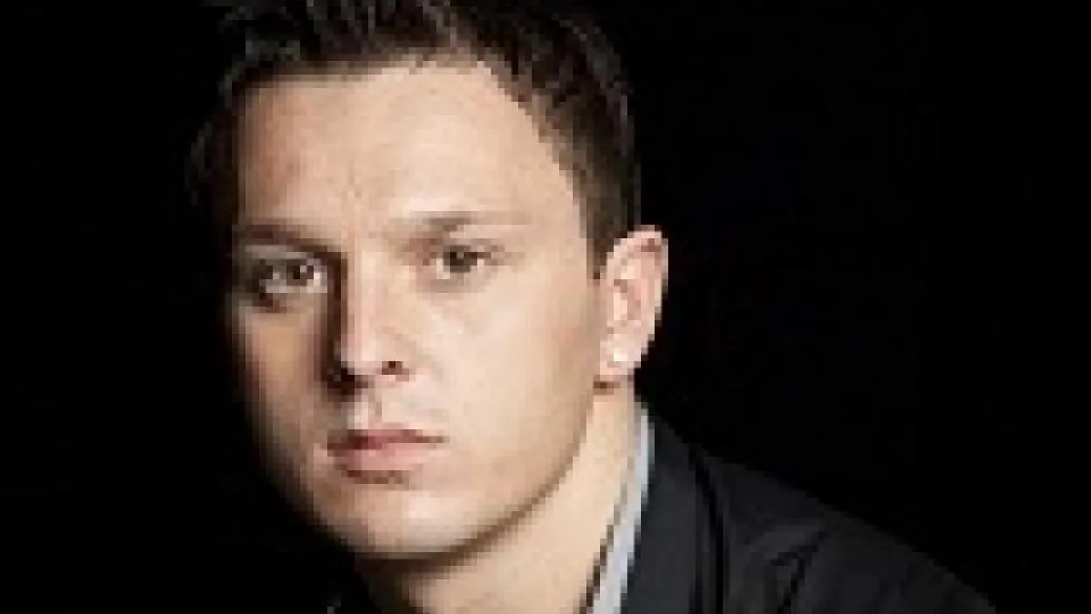 Sam Trickett se fait agresser par 6 individus