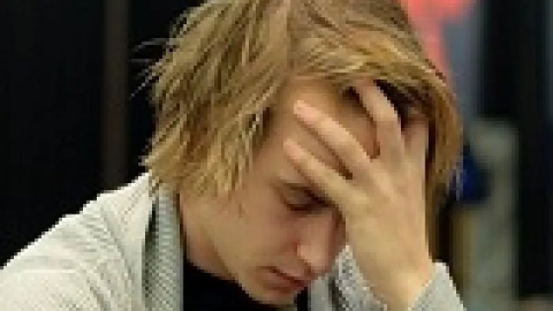 Isildur1 gamble en essayant de nouveaux jeux et perd beaucoup d’argent.