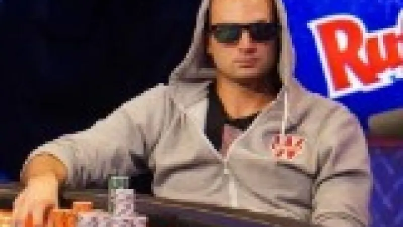 Les 10 mains clés de Sylvain Loosli au Main Event des WSOP 2013