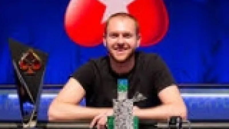 PCA 2015 : Kevin Schulz remporte le Main Event