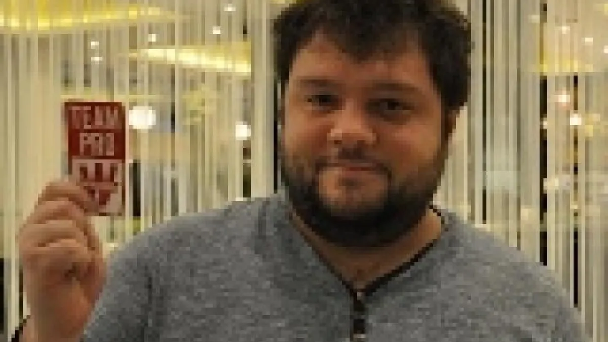 Adrien 'Shakkkiraa' Guyon invité dans le Carré